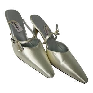 Vintage Dyeables white Satin Kitten Heels – Size 7.5